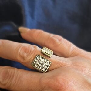 Elegant Silver Crystal Ring